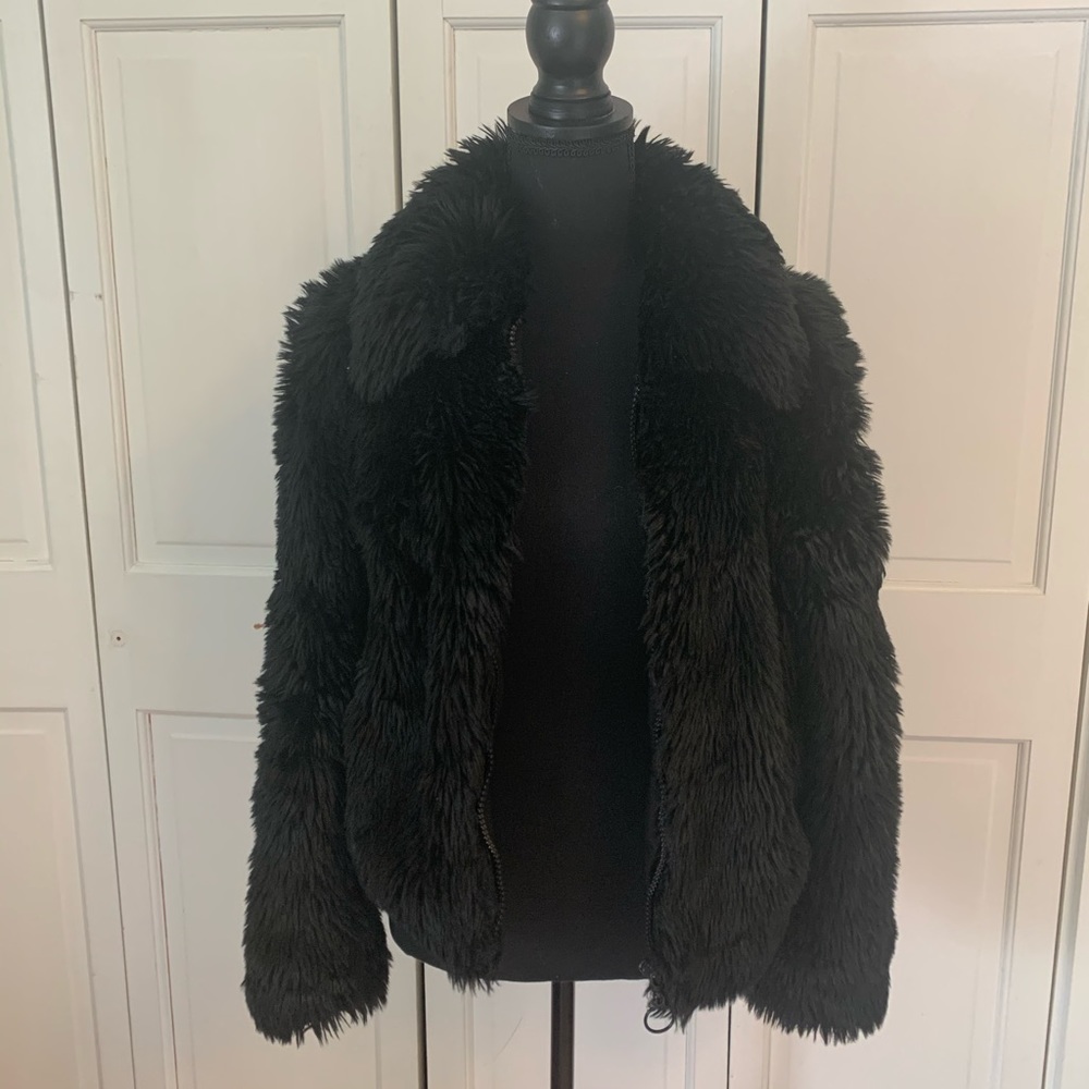 Top shop black faux fur jacket in perfect condition!